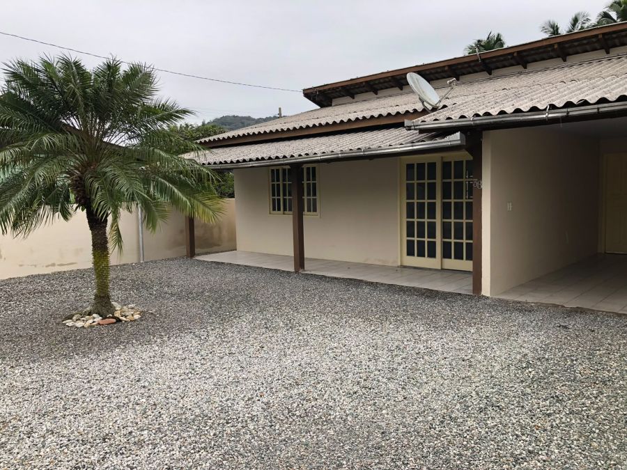 Casa - Aluguel - Espinheiros - Itaja� - SC