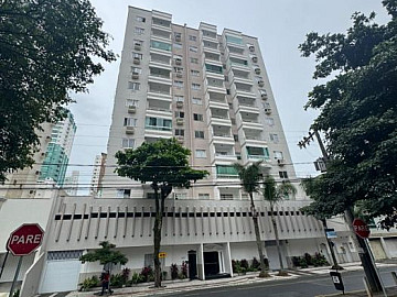 Apartamento com 02 Dormit�rios em Balne�rio Cambori� com Ace