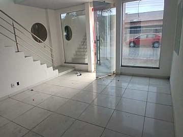 Galp�o com Escrit�rio e Mezanino no Bairro Espinheiros