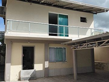 Casa com 02 Pavimentos no Bairro Cordeiros | Oportunidade