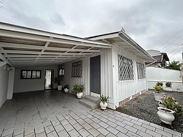 Casa com 03 Dormit�rios no S�o Judas