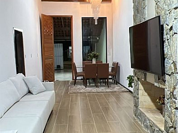 CASA � VENDA NO CORDEIROS� CONFORTO, ESPA�O E LAZER