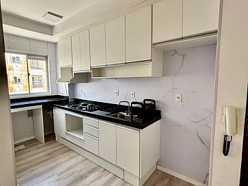 Apartamento com 02 Dormit�rios no Bairro Itaipava