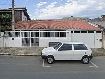 Casa com 04 Dormit�rios em Itaja�