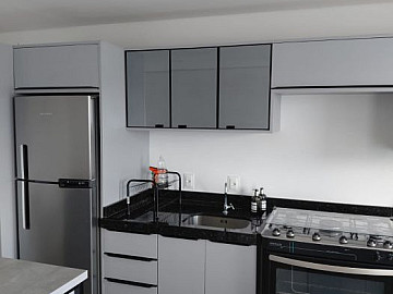 Apartamento Semi-Mobiliado com 02 Dormit�rios no S�o Vicente
